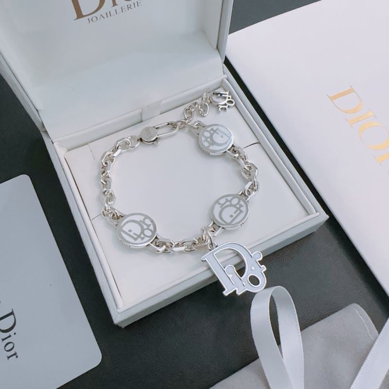 chr1st1an D10r bracelets